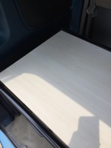 DA64V（エブリー）用の車中泊用の荷物置き兼テーブルをイレクターパイプで自作しました