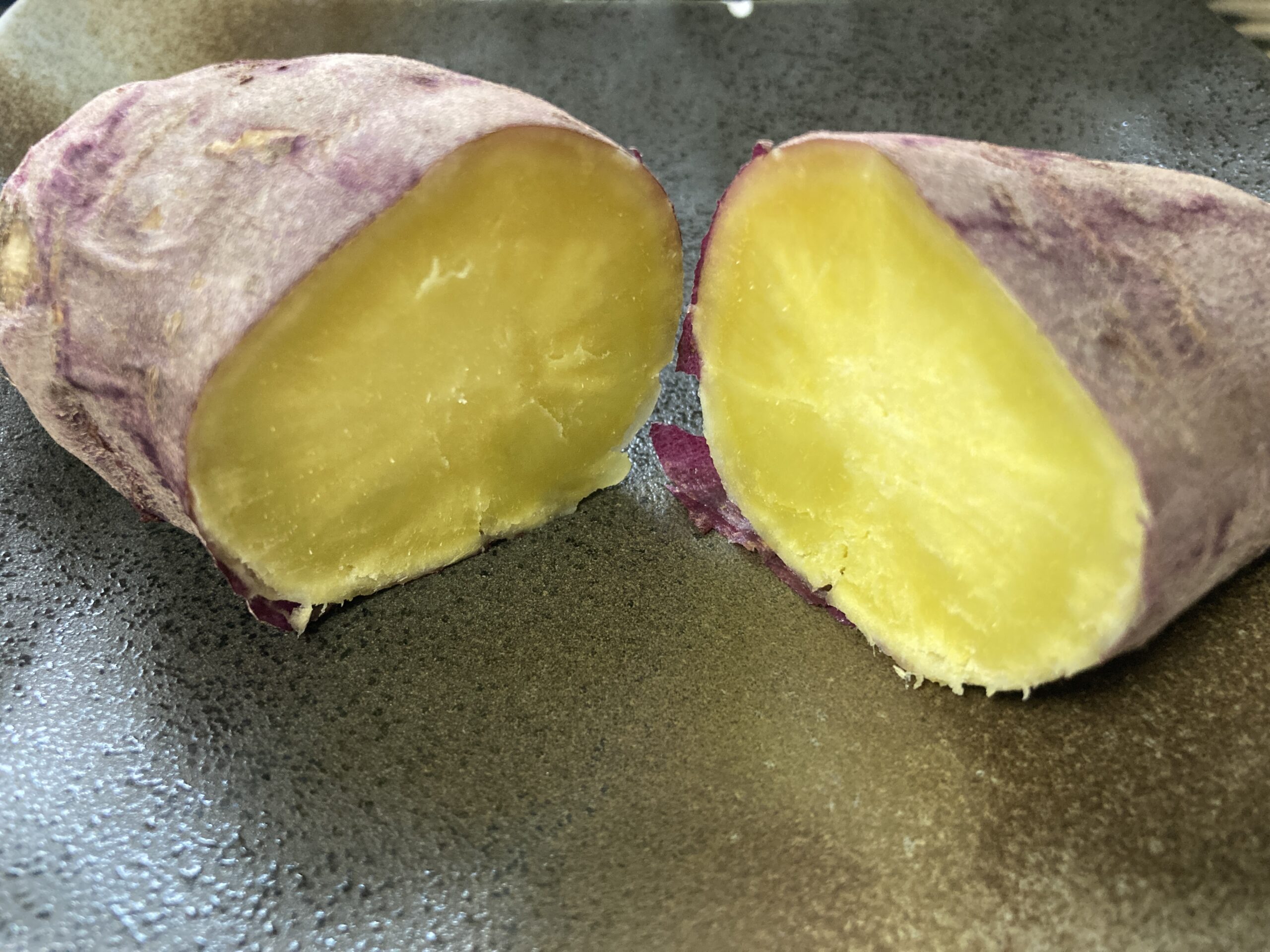 サツマイモの育て方｜初心者でも育てやすい！甘くてホクホク、秋の収穫が楽しみな人気野菜