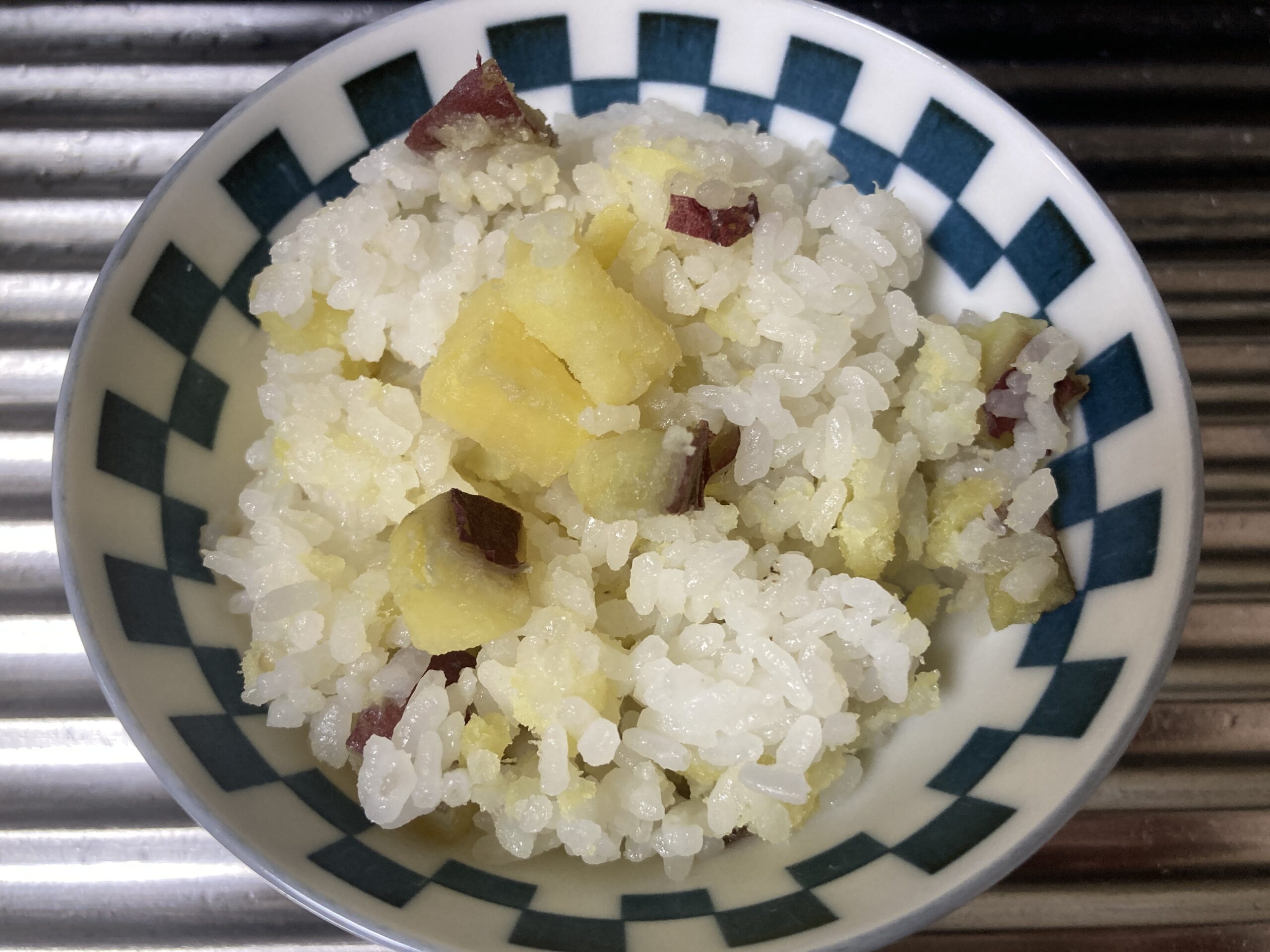 サツマイモの育て方｜初心者でも育てやすい！甘くてホクホク、秋の収穫が楽しみな人気野菜