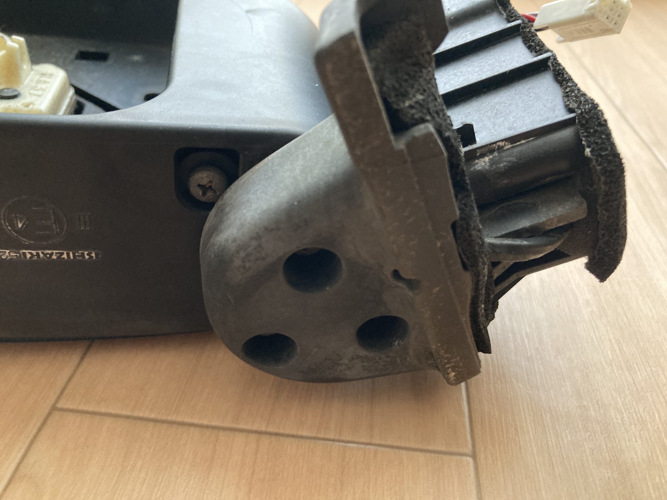 DA64V・DA64W（エブリー）のドアミラーから異音がして動かなくなった時の直し方
