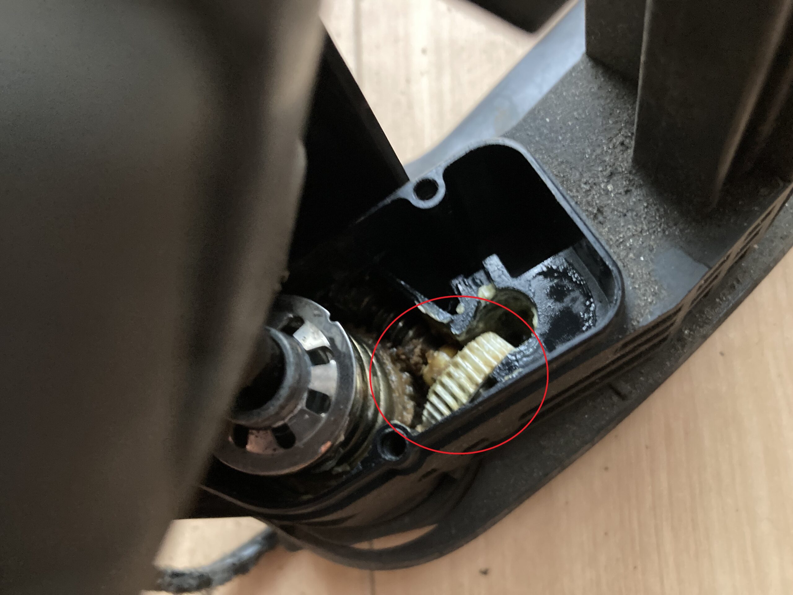 DA64V・DA64W（エブリー）のドアミラーから異音がして動かなくなった時の直し方