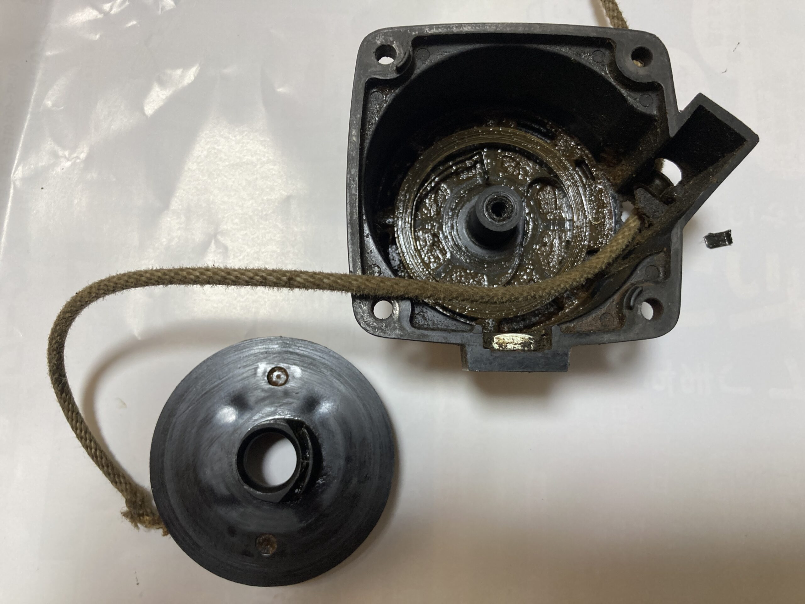 【草刈り機修理】草払機のリコイルスターターのバネが折れた時の修理方法（CG24ECPS）